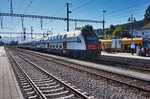 RABe 514 031-4 fährt als S2 18234 (Ziegelbrücke - Zürich HB - Zürich Flughafen), in den Bahnhof Pfäffikon SZ ein.
Aufgenommen am 19.7.2016. 