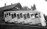 Standseilbahn Neuchâtel La Coudre-Chaumont__Wagen 2. Die richtige Steigung kommt noch ... __30-08-1976