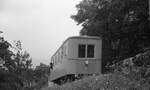 Standseilbahn Neuchâtel La Coudre-Chaumont. Wagen 1 kurz oberhalb der Talstation.__30-08-1976