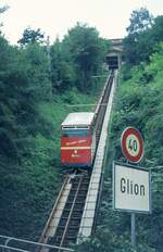 Montreux_Funiculaire (Standseilbahn) Territet - Glion. Bis 1909 zur Inbetriebnahme der elektr. Zahnradbahn einzige Verbindung nach Glion__09-1976