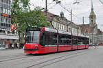 Be 4/6 Combino 755, auf der Linie 7, fährt Richtung Haltestelle Bubenbergplatz.