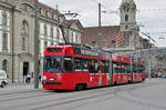 Be 4/6 Vevey Tram 735, mit einer Werbung für eine Ausstellung im Paul Klee Museum, fährt am 09.06.2017 zur Haltestelle der Linie 7 am Bubenbergplatz.