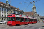 Be 4/6 741 Vevey Tram, auf der Linie 7, fährt zur Haltestelle Hirschengraben.