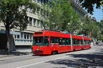 Be 4/6 736 Vevey Tram, auf der Linie 3, fährt durch die Bundesgasse.