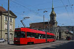 Be 4/6 Vevey Tram 736, auf der Linie 7, fährt zur Haltestelle Hirschengraben.