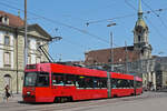 Be 4/6 Vevey Tram 742, auf der Linie 7, fährt zur Haltestelle Hirschengraben.