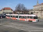 Der Bernmobil-Be 4/8 734 mit Werbung für das  Bauhaus  in Niederwangen am 17. November 2007 auf der Linie 5 Richtung Ostring beim Helvetiaplatz. Im Hintergrund auf der Kirchenfeldbrücke sind noch ein RBS-Be 4/8 der Linie G sowie der Bernmobil-Volvo/Hess-Autobus Nr. 261 mit Werbung für das  Paul Klee-Zentrum  der Linie 19 zu sehen.