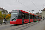 Be 6/8 Tramlink 925, auf der Linie 6, überquert am 16.10.2025 die Kirchenfeldbrücke.