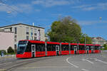 Be 6/8 Tramlink 929, auf der Linie 6, f�hrt am 20.04.2026 zur Haltestelle Helvetiaplatz. Aufnahme Bern.