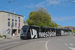 Be 6/8 Combino 653 mit der Westside Werbung, auf der Linie 8, f�hrt am 20.04.2026 zur Haltestelle Helvetiaplatz. Aufnahme Bern.