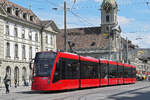 Be 6/8 Combino 671, auf der Linie 8, f�hrt am 20.04.2026 zur Haltestelle Hirschengraben.