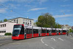 Be 6/8 Tramlink 914, auf der Linie 6, verl�sst am 20.04.2026 die Haltestelle Helvetiaplatz.