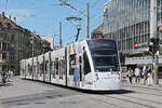 Be 6/8 Combino 669 mit der Werbung f�r die Lindenhofgruppe, auf der Linie 7, f�hrt am 15.06.2026 zur Haltestelle beim Bahnhof Bern.