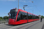 Be 6/8 Combino 671, auf der Linie 9,�berquert am 15.06.2026 die Kornhausbr�cke.