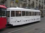 Bern Mobil- Einer den letzten Strassenbahn Anhnger B 322 mit Vollwerbung unterweg in den Gassen von Bern am 03.01.2008