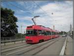 Bernmobil-Tram 733, aufgenommen am 26.07.2008 auf der Kornhausbrcke in Bern.