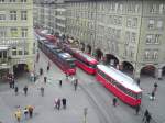 Blick vom Kfigturm: Alle Ende Mrz in Bern eingesetzten Wagentypen auf einem Bild.