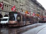 Bernmobil Combino Be 4/6 753  Kursaal  zwischen der Haltestelle Brenplatz und Bahnhof. 01.05.2010