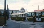 Erinnerung an die Berner Anhngewagen 321-330 (1951/2) - Wagen 329 an der Endstation Wabern: Hier im vereinfachten grnen Anstrich (ohne Zierstreifen) hinter Motorwagen 721, 3.Januar 2001.