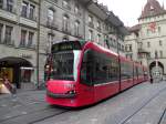Combino mit der Betriebsnummer 753 auf der Linie 7 beim Kfigturm in Bern.