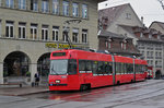 Vevey Tram Be 4/6 734, auf der Linie 7, bedient die Haltestelle am Casinoplatz.