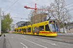 Be 6/10 Tango 185, auf der Linie 10, fährt zur Haltestelle am Bahnhof SBB.