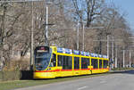 Be 6/10 Tango 177, auf der Linie 11, fährt zur Haltestelle am Bahnhof SBB.