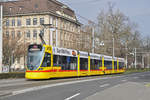 Be 6/10 Tango 171, auf der Linie 11, fährt zur Haltestelle Bahnhof SBB.