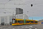 Be 6/10 Tango 189, auf der Linie 11, überquert die Münchensteinerbrücke.