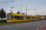 Be 6/10 Tango 158, auf der Linie 11, fährt zur Haltestelle Münchensteinerstrasse.