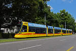 Be 6/10 Tango 176, auf der Linie 11, fährt zur Haltestelle am Bahnhof SBB.