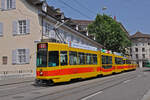 Doppeltraktion, mit dem Be 4/8 204 und dem Be 4/6 102, auf der Linie 11, fährt am 29.06.2012 den Steinenberg hinunter zur Haltestelle Barfüsserplatz.