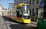 Grün folgt Gelb -

Stadler Tina 4207 und Bombardier Flexity 2 6004 in der Haltestelle Bankverein in Basel.

18.09.2025 (M)