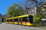 Be 8/10 TINA 4215, auf der Linie 10, fährt am 07.04.2026 zur Haltestelle am Aeschenplatz. Aufnahme Basel.