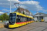 Be 8/10 TINA 4206, auf der wegen der Grossbaustelle am Marktplatz umgeleiteten Linie 17, wartet am 06.08.2026 in der Schlaufe beim Depot Dreispitz. Aufnahme Basel.