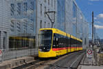 Be 8/10 TINA 4213, auf der Linie 10, f�hrt am 19.08.2026 bei der Haltestelle Peter Merian ein.