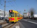 BLT Tramzug auf der Linie 11 Richtung Haltestelle Dreispitz.