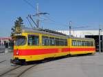Ein seltener Gast auf den Schienen der BLT ist der Dwag 158 (ex BVB 658). Hier sehen wir ihn beim Depot Hslimatt in Oberwil. Die Aufnahme stammt vom 08.04.2011.