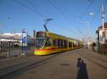 Tango mit der Betriebsnummer 152 fhrt auf die haltestelle M-Parc ein.