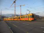 Be 4/8 202 und der Be 4/6 225 auf der Linie 11 auf der Mnchensteinerbrcke in der Abendsonne.