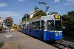 Am 07.08.2015 steht der, in den Farben der Birsigtalbahn lackierte, Be 4/8 259 mit Be 4/6 105 im Bahnhof von Ettingen, während im Hintergrund ein Be 6/10 in Richtung Basel abfährt.