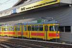 Die Zeit der Be 4/6 101 - 115 der BLT ist abgelaufen. beim Depot Ruchfeld stehen diverse Wagen, die ab dem 04.01.2015 auf Eisenbahnwagen verladen werden und in die Serbische Hauptstadt Belgrad gefahren werden. Hier sehen wir den Be 4/6 106, der vor kurzem noch in Rodersdorf auf einem Abstellgleis gestanden hat. Die Aufnahme stammt vom 01.01.2015.