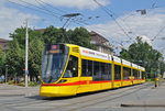 Be 6/10 Tango 171, auf der Linie 11 fährt zur Haltestelle am Bahnhof SBB.