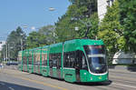 Be 6/8 Flexity 5024, auf der Linie 8, verlässt die Haltestelle CIBA.