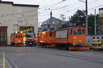 BVB: BASLER-STRASSENBAHN
Verabschiedung von den Schneepflug Strassenbahnen
Morgenstimmung vor der HW Klybeck anlässlich des Fototermins vom 9. April 2018. Leider ist diese zufällig entstandene Ansicht  NEU/ALT , mit sämtlichen vier BVB-Dienstfahrzeugen vereint, bereits historisch.
Foto: Walter Ruetsch
 