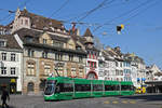 Be 4/6 Flexity 6008, auf der Linie 15, bedient die Haltestelle am Barfüsserplatz. Die Aufnahme stammt vom 09.04.2020.