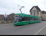BVB - Tram Be 4/6 6017 unterwegs auf der Linie 15 auf der Mittleren Rheinbrücke am 19.03.2023