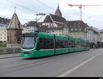 BVB - Tram Be 6/8 319 unterwegs auf der Linie 8 auf der Mittleren Rheinbrücke am 19.03.2023