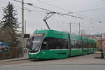 Be 4/6 Flexity 6002, auf der Linie 3, wartet am 01.03.2023 an der Endstation in Birsfelden.