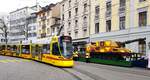 Basel BVB/BLT__Zeitenwende ? Ein  Panzer-Wagen  bei der Aufstellung für den Umzug, den großen Cortège, nahe der Schifflände. Naja... Tw der BLT Linie 11 nach Aesch.__02-2024